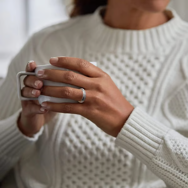 🎁Sparkling Spinning Ring, Relieves Anxiety, Symbolizes Vows & Luck, Waterproof & Fade-Resistant