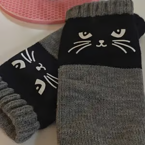 🎅2025 Christmas Hot Sale🔥Women's Knitted Fingerless Gloves with Cute Cat Embroidery