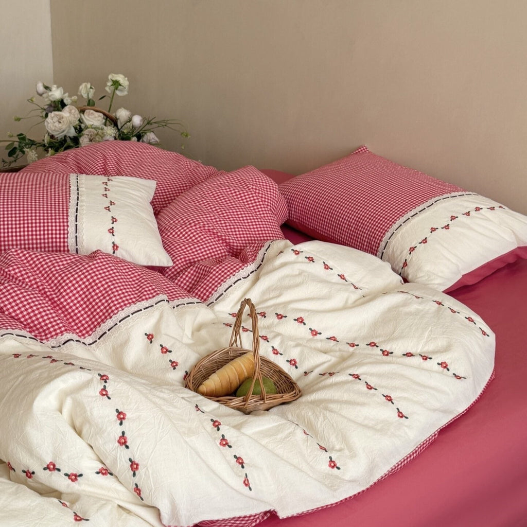 Wild Rose Farmhouse Bedding Set