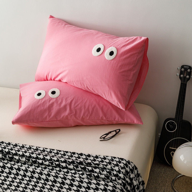 Curious Eyes Pillowcase Set