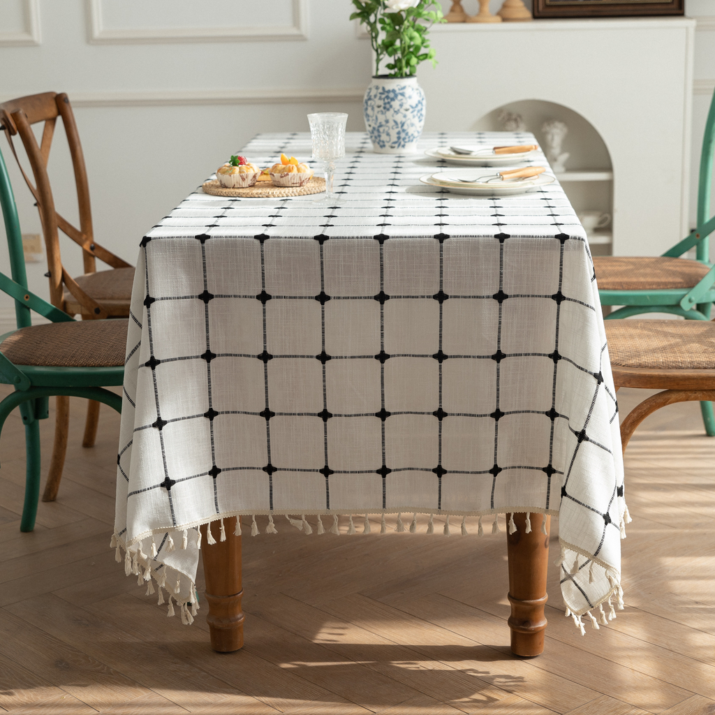 Cottage Grid Tassel Tablecloth