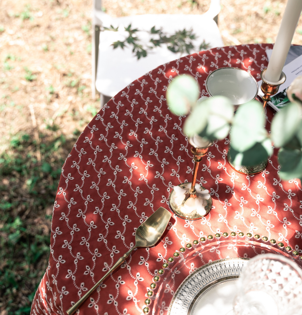 Rustic Ruffle Floral Tablecloth
