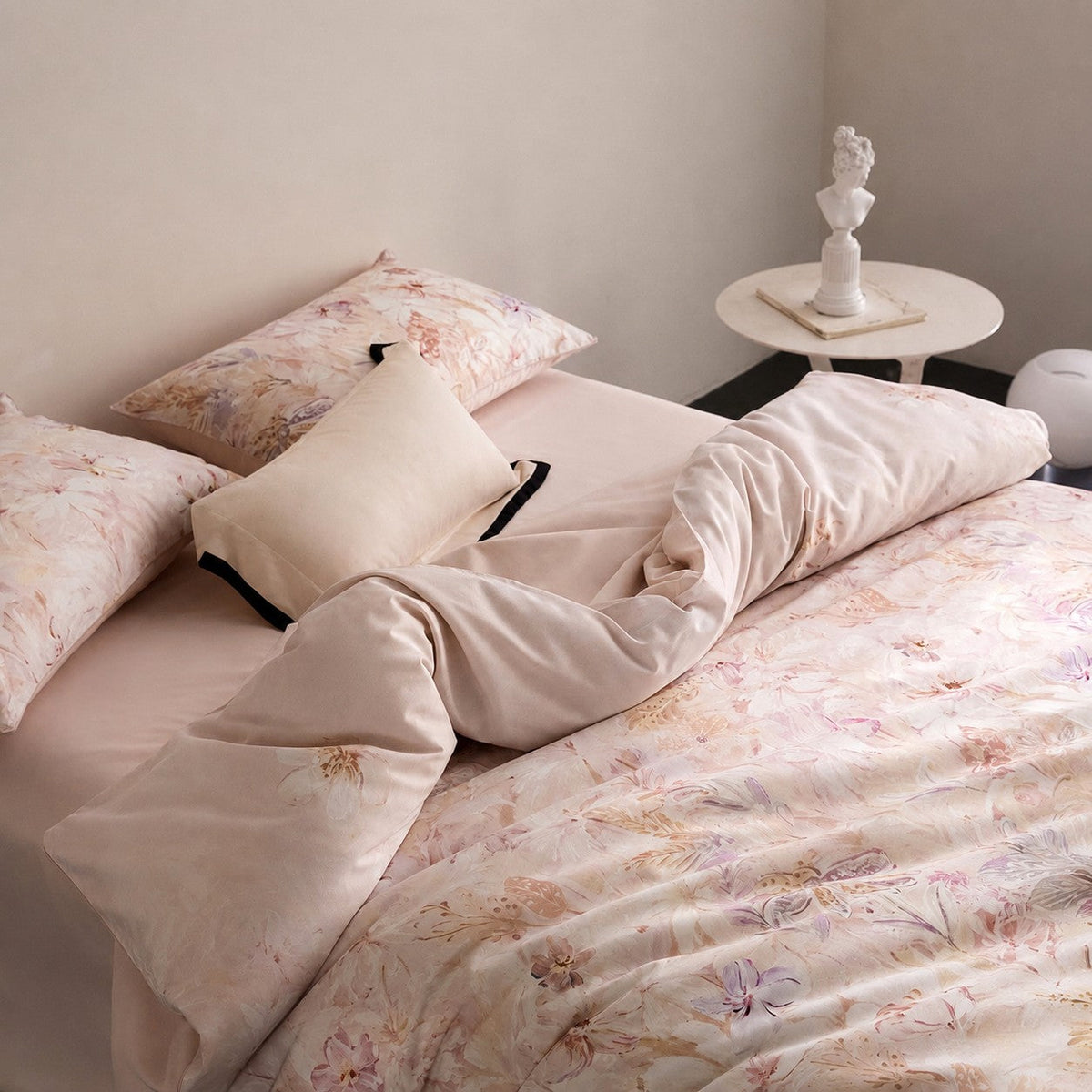 Lysora Blush Meadow Floral Egyptian Cotton Bedding Set