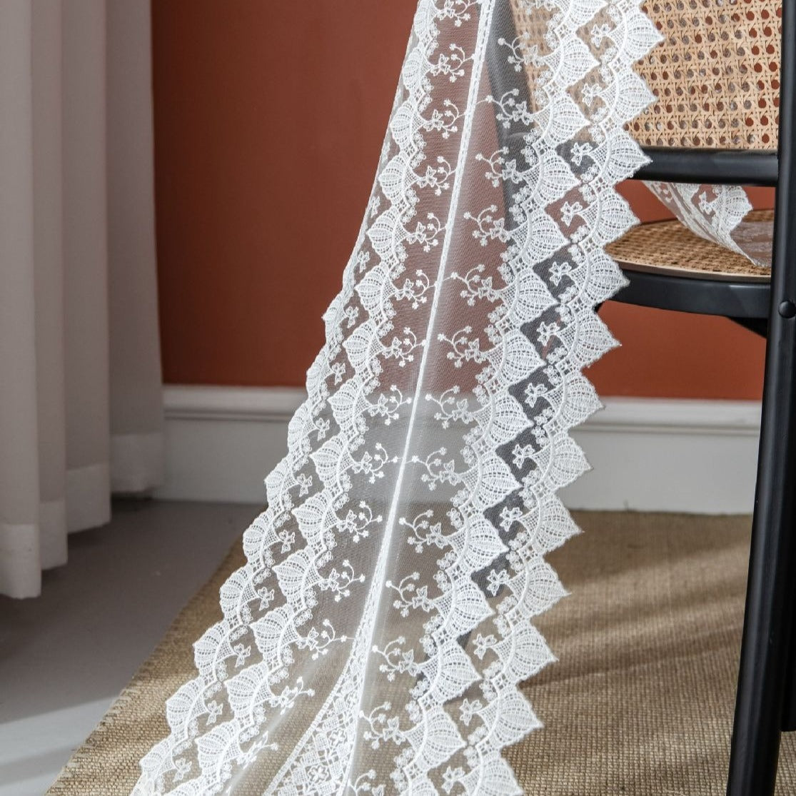 Old Floral Lace Table Runner