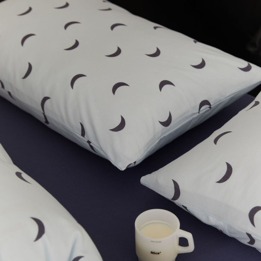 Calmly Moon Bedding Set