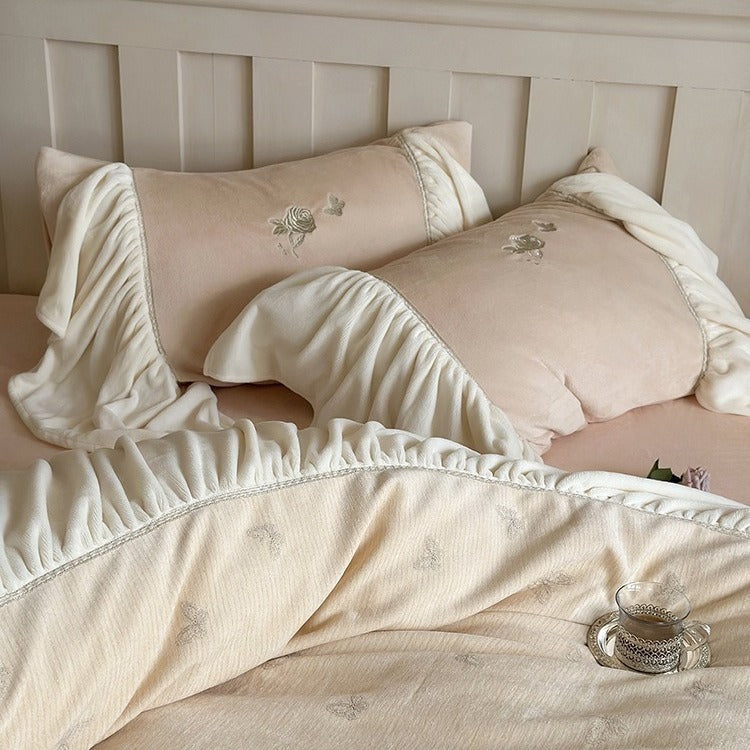 Butterfly Ruffle Plush Bedding Set