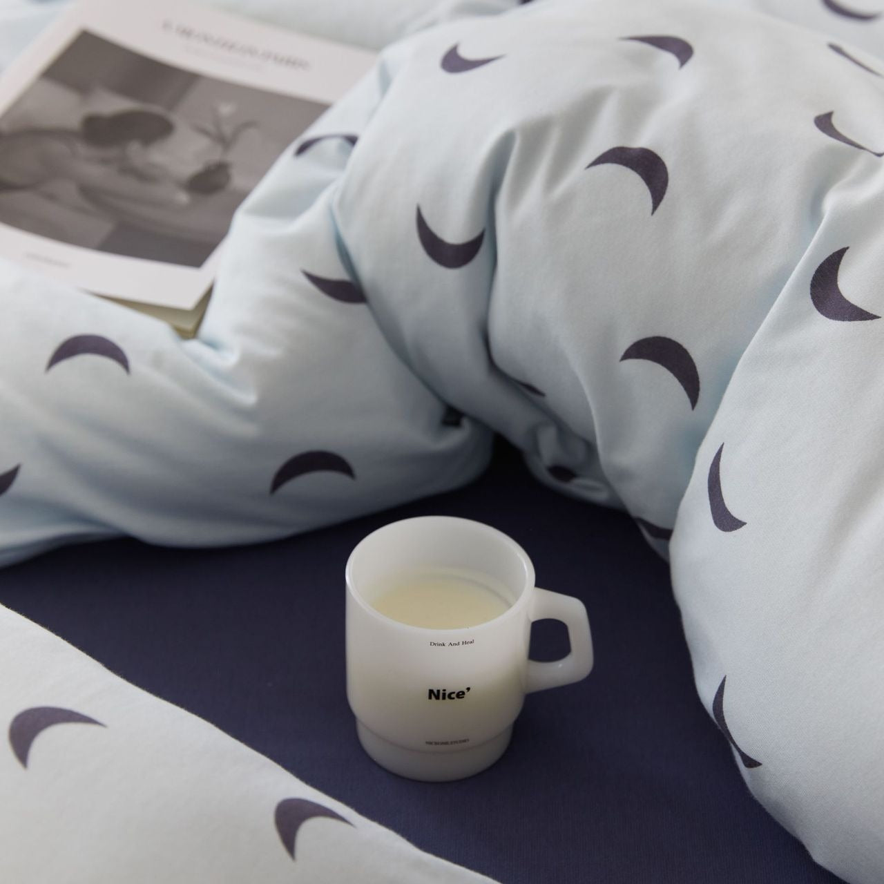 Calmly Moon Bedding Set