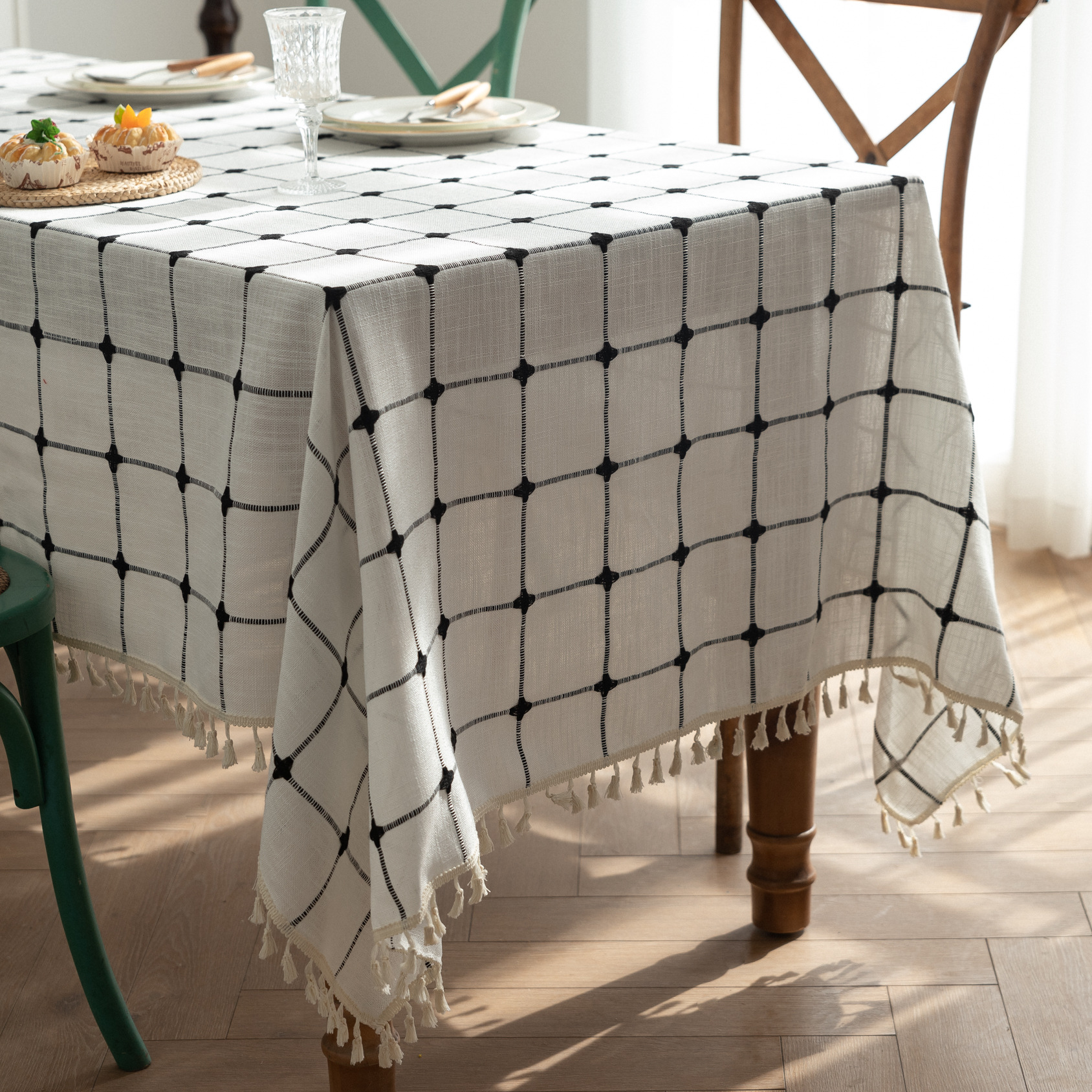 Cottage Grid Tassel Tablecloth