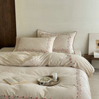 Vine Bloom Trim Bedding Set