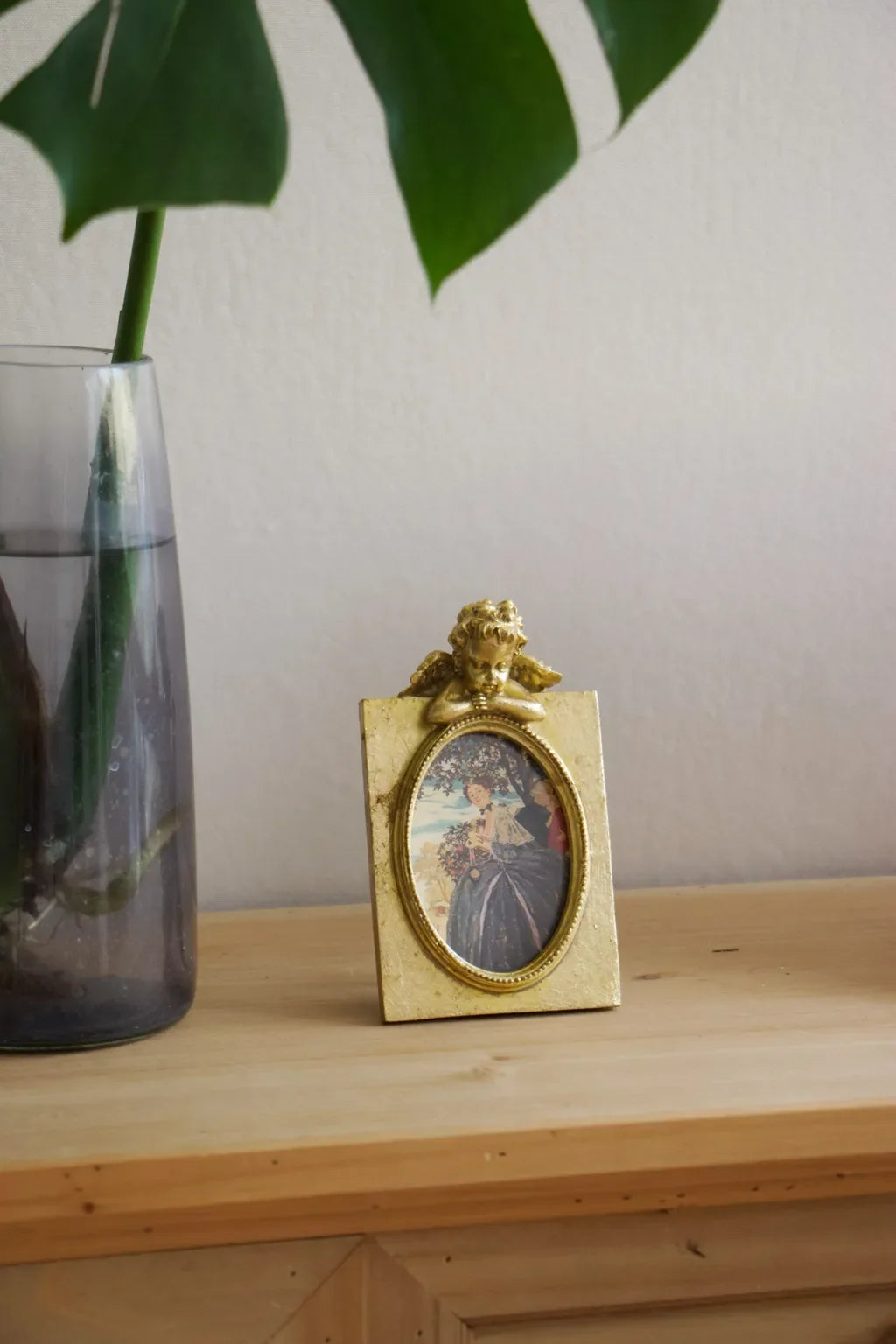 Cherub Top Mini Frame