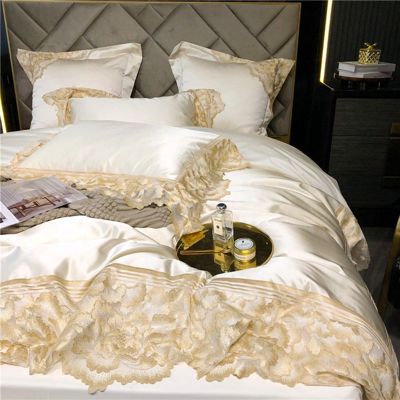 Joanna White Scalloped Lace Edge Egyptian Cotton Satin Bedding Set