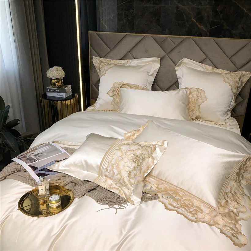 Joanna White Scalloped Lace Edge Egyptian Cotton Satin Bedding Set