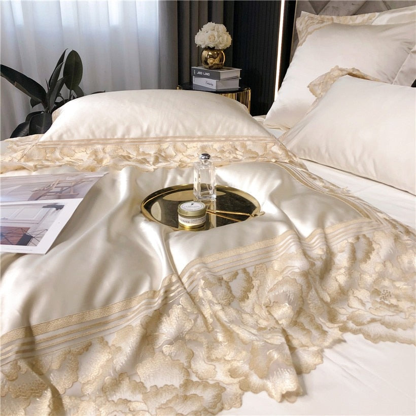 Joanna White Scalloped Lace Edge Egyptian Cotton Satin Bedding Set
