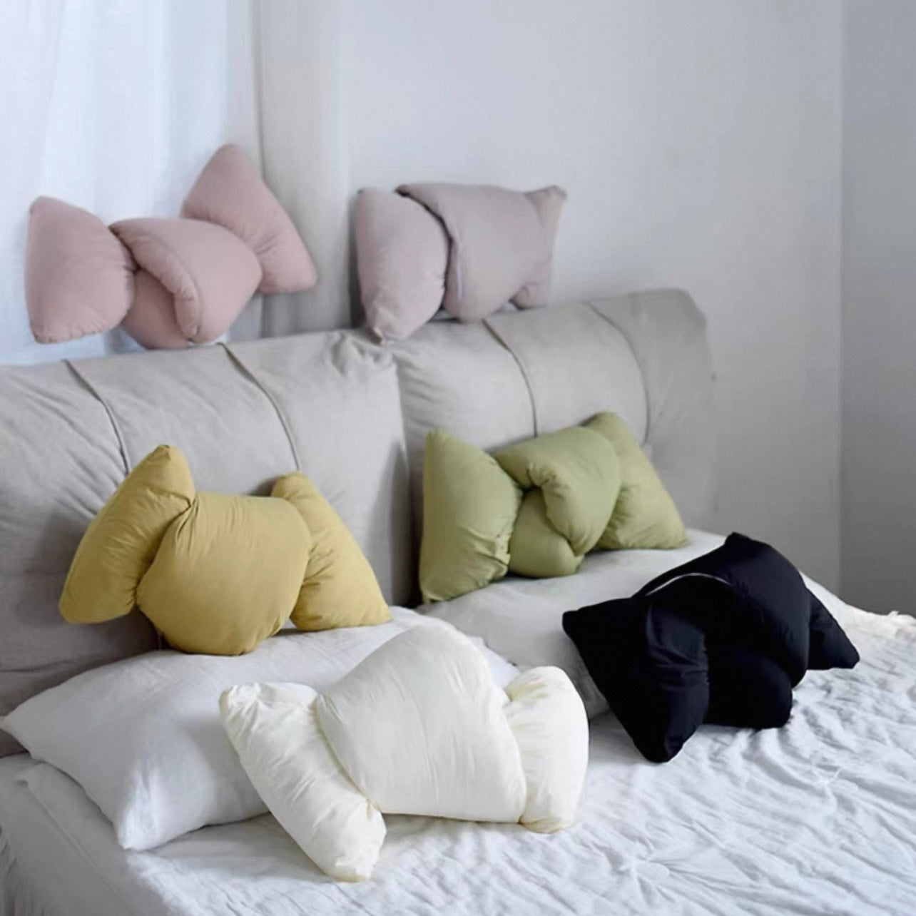 Cloud Knot Ribbon Cushion