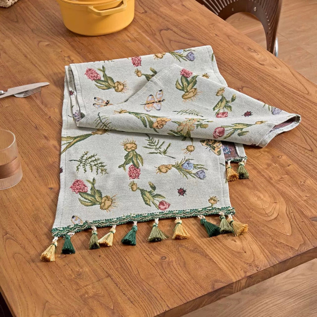 Nature Living Wildflower Table Runner