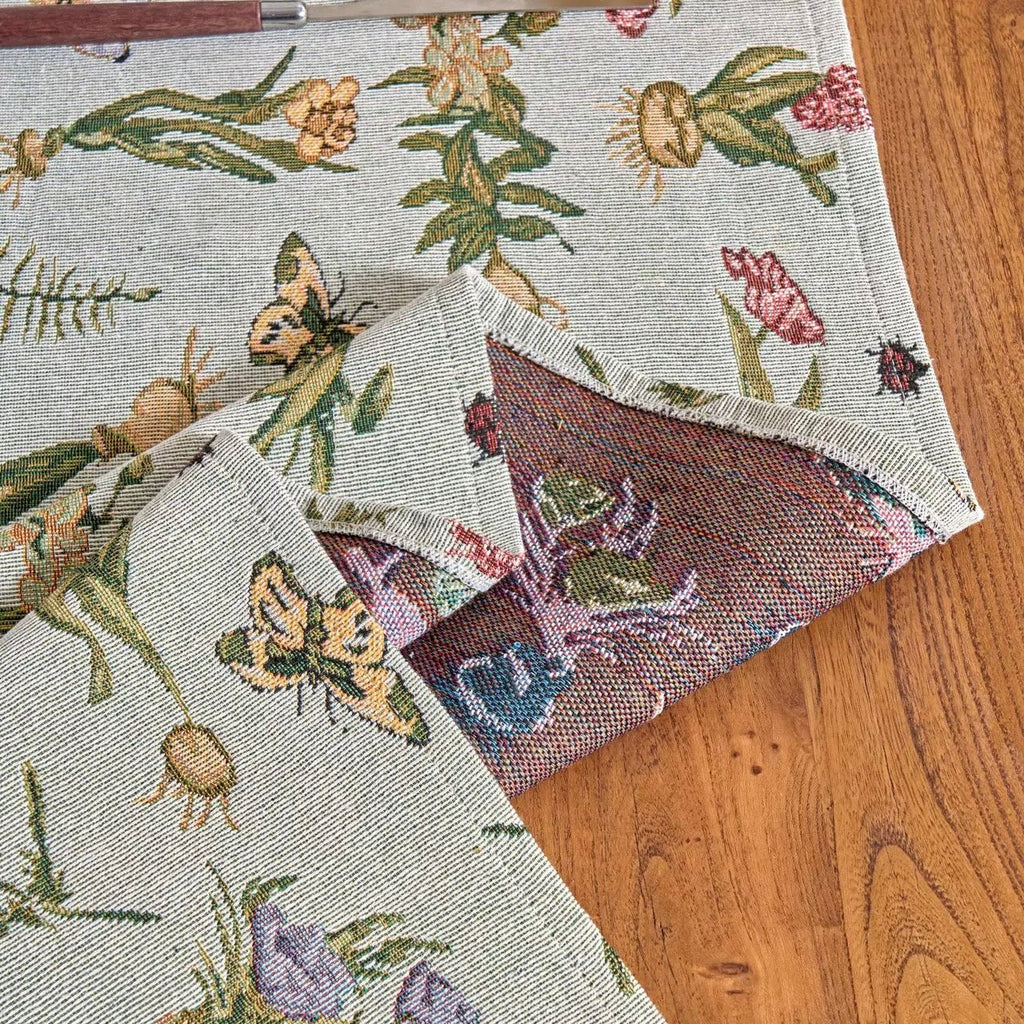 Nature Living Wildflower Table Runner