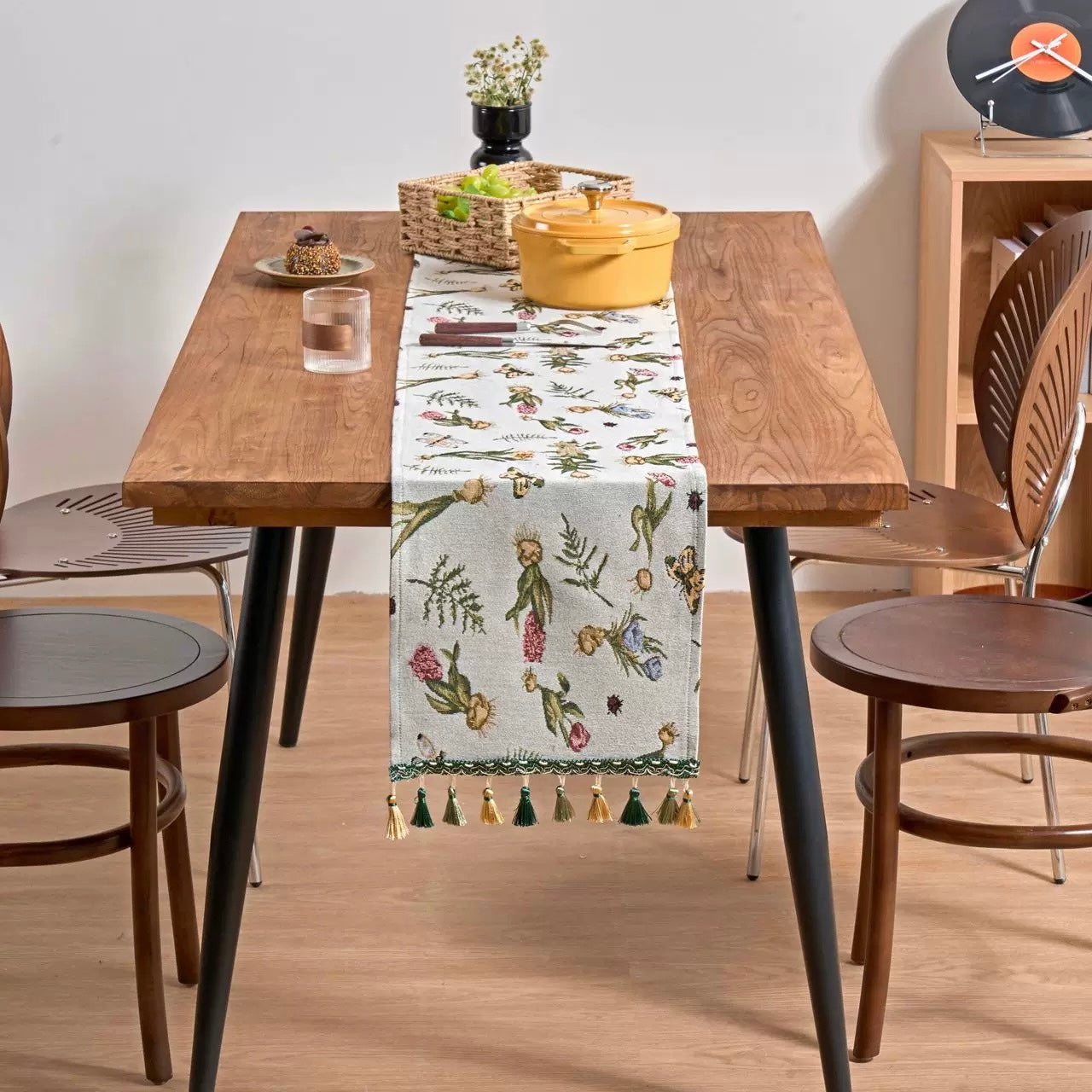 Nature Living Wildflower Table Runner