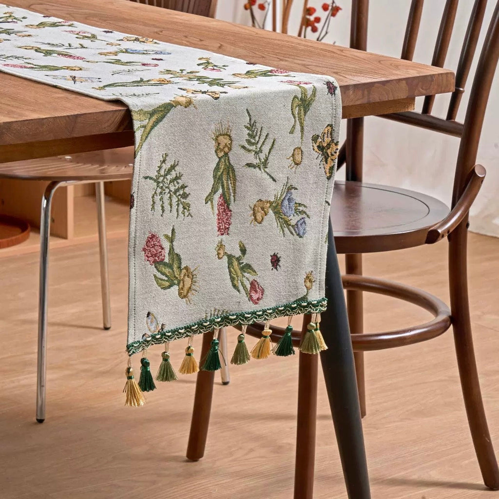 Nature Living Wildflower Table Runner