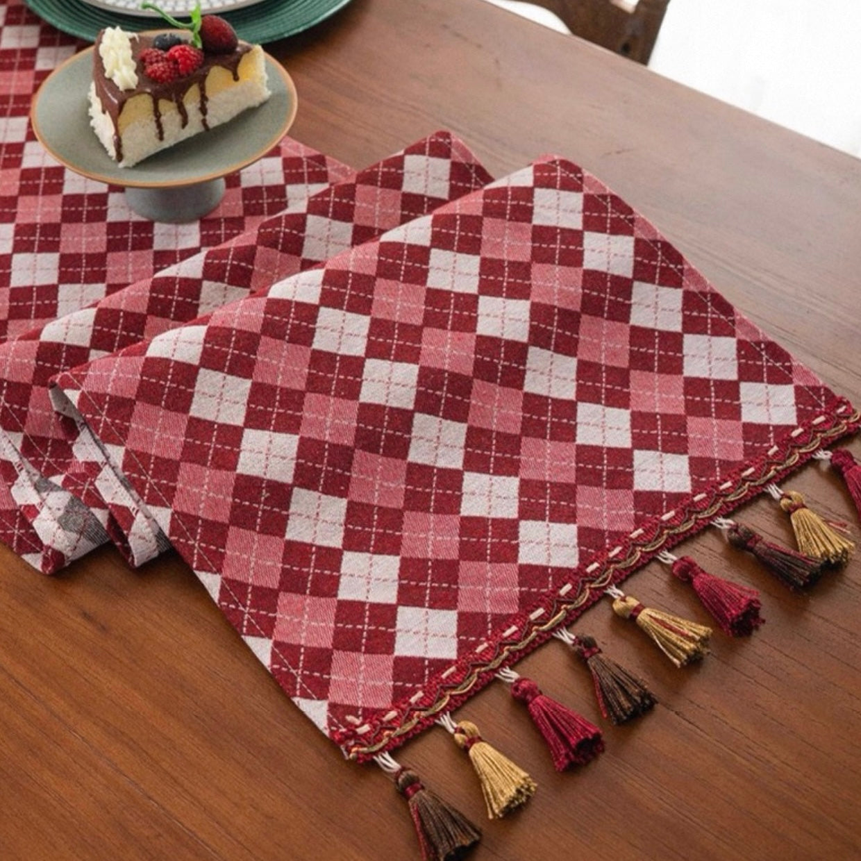 Disco Diamond Tassel Runner