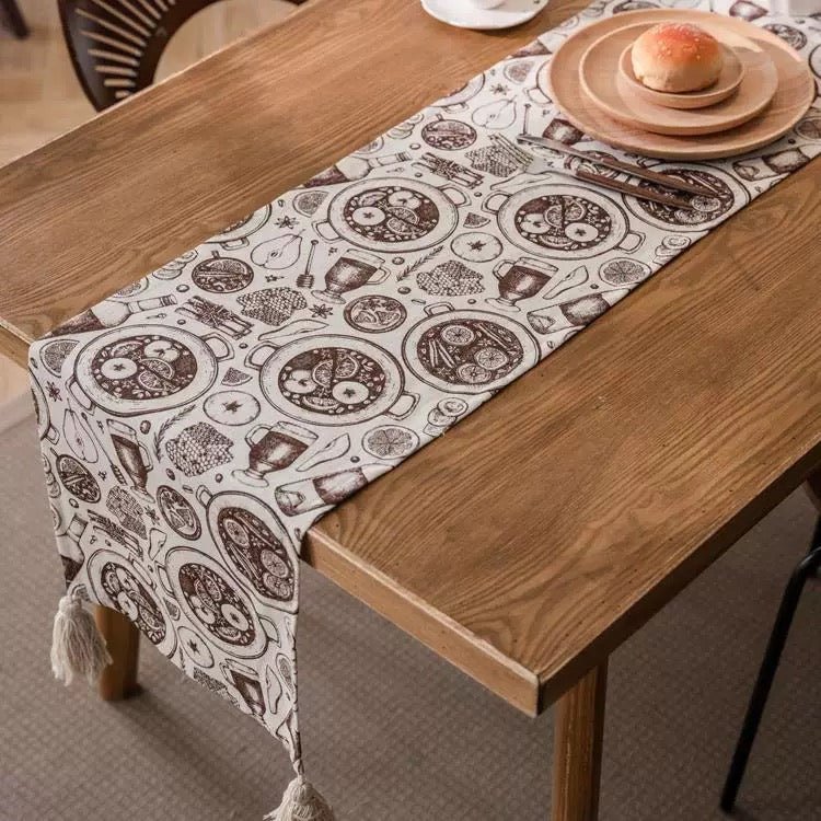 Mulled Wine Sketch Tassel Runner