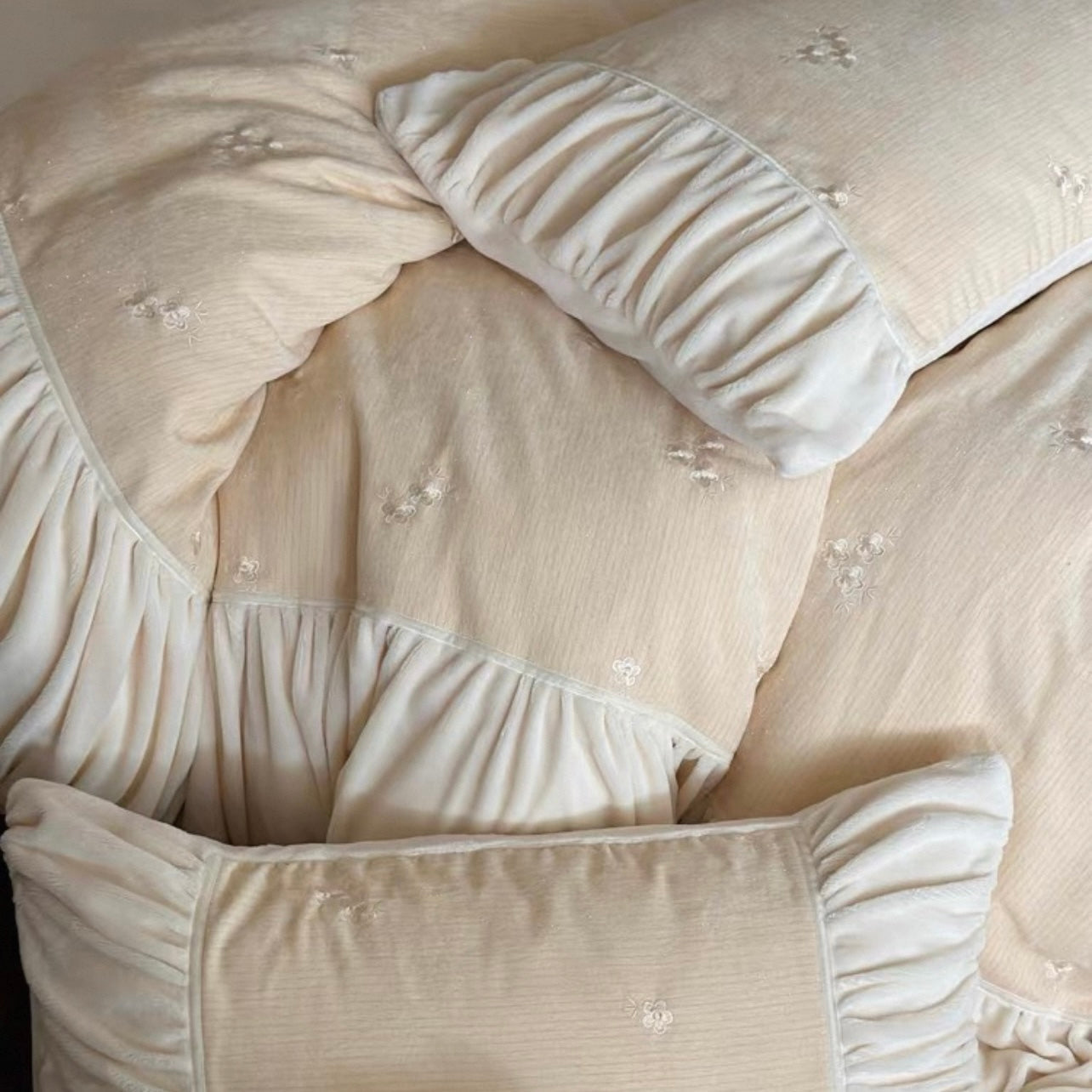 Floral Ruched Bedding Set