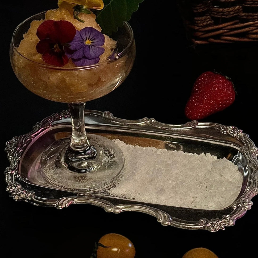 Royal Garland Metal Plate