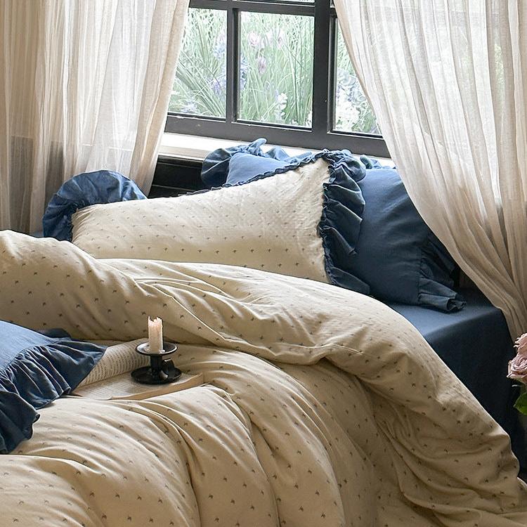 Vintage Ruffled Bedding Set