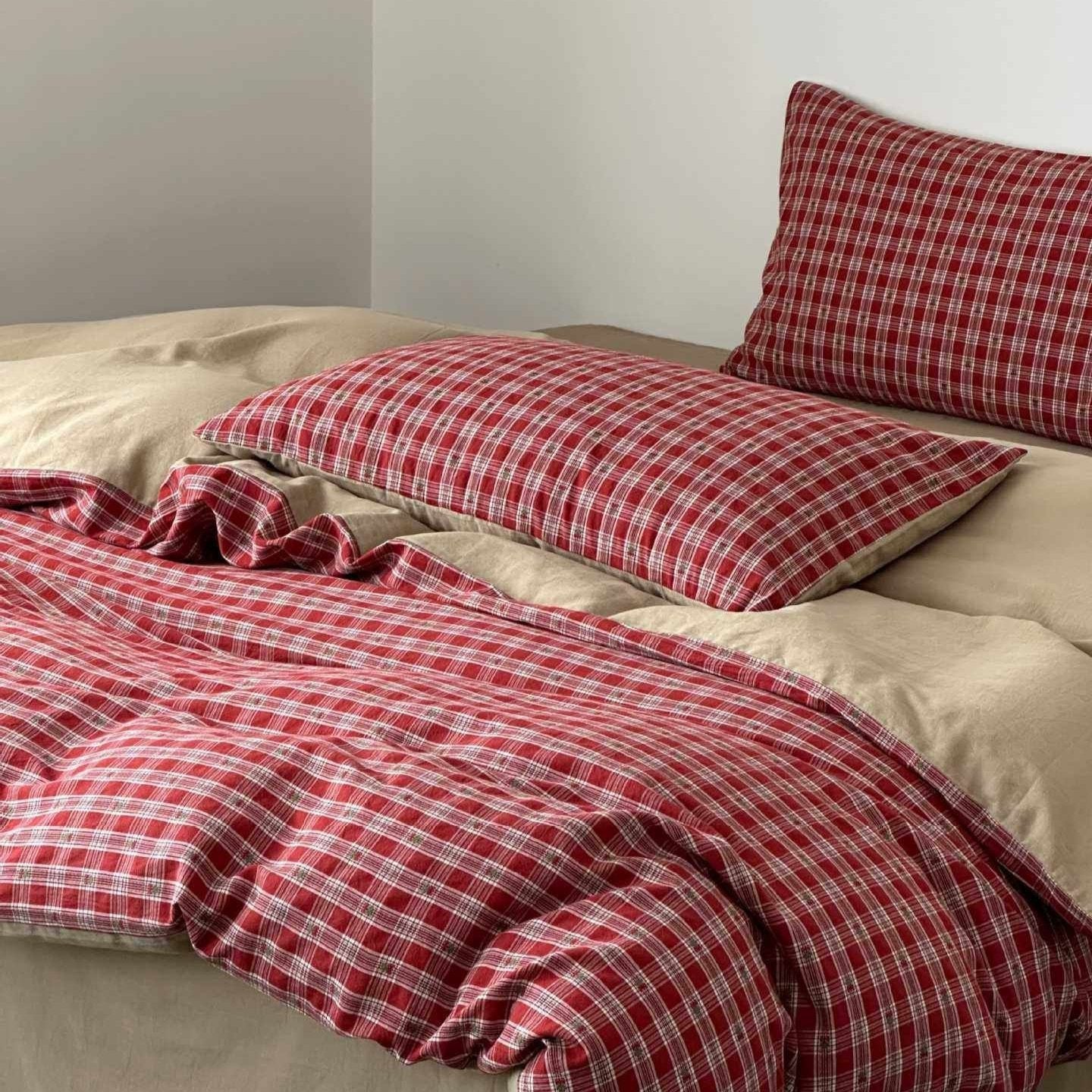 Vintage Red Checkered Bedding Set