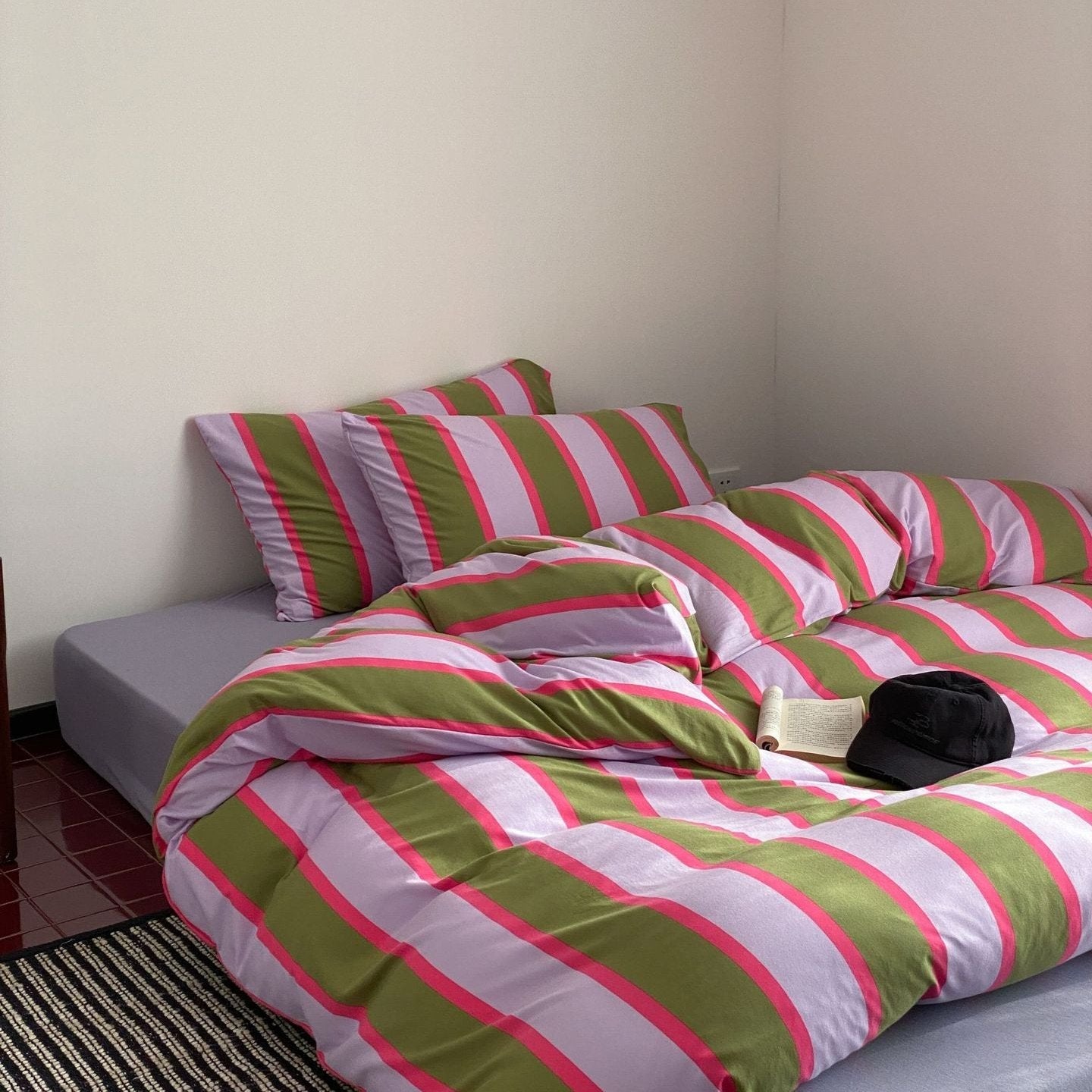 Lively Shades Cotton Bedding Set