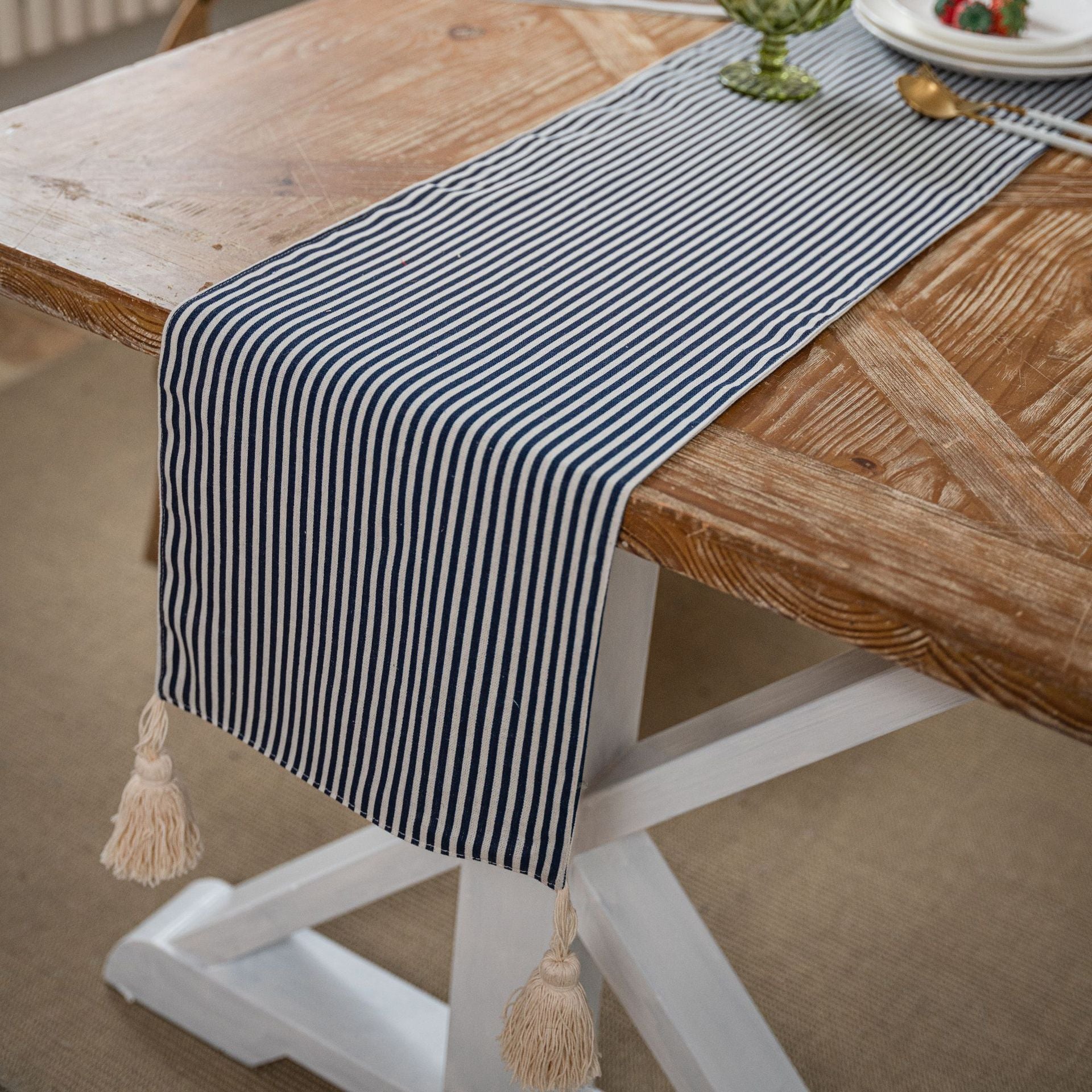 Simple Stripe Tassel Runner