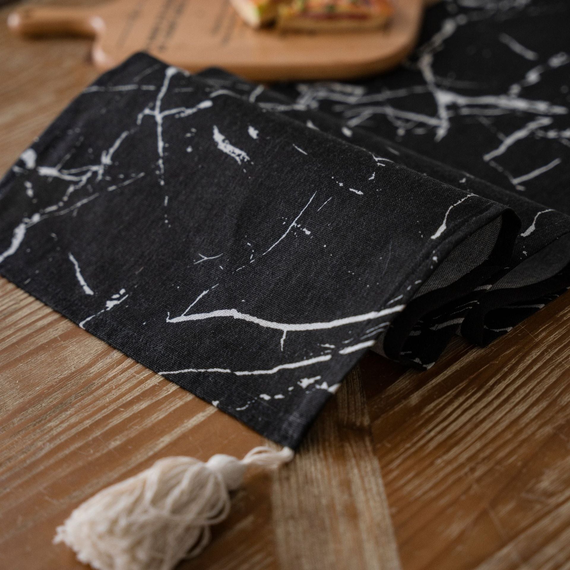 Marble Crackle Tassel Runner