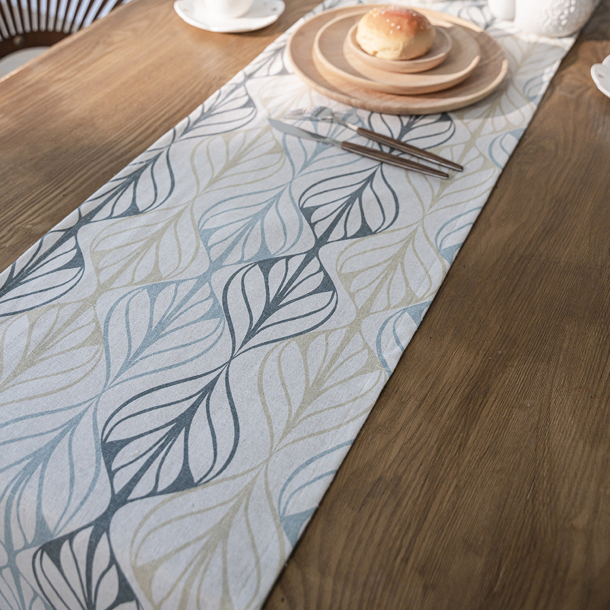 Leaf Line Art Tassel Runner