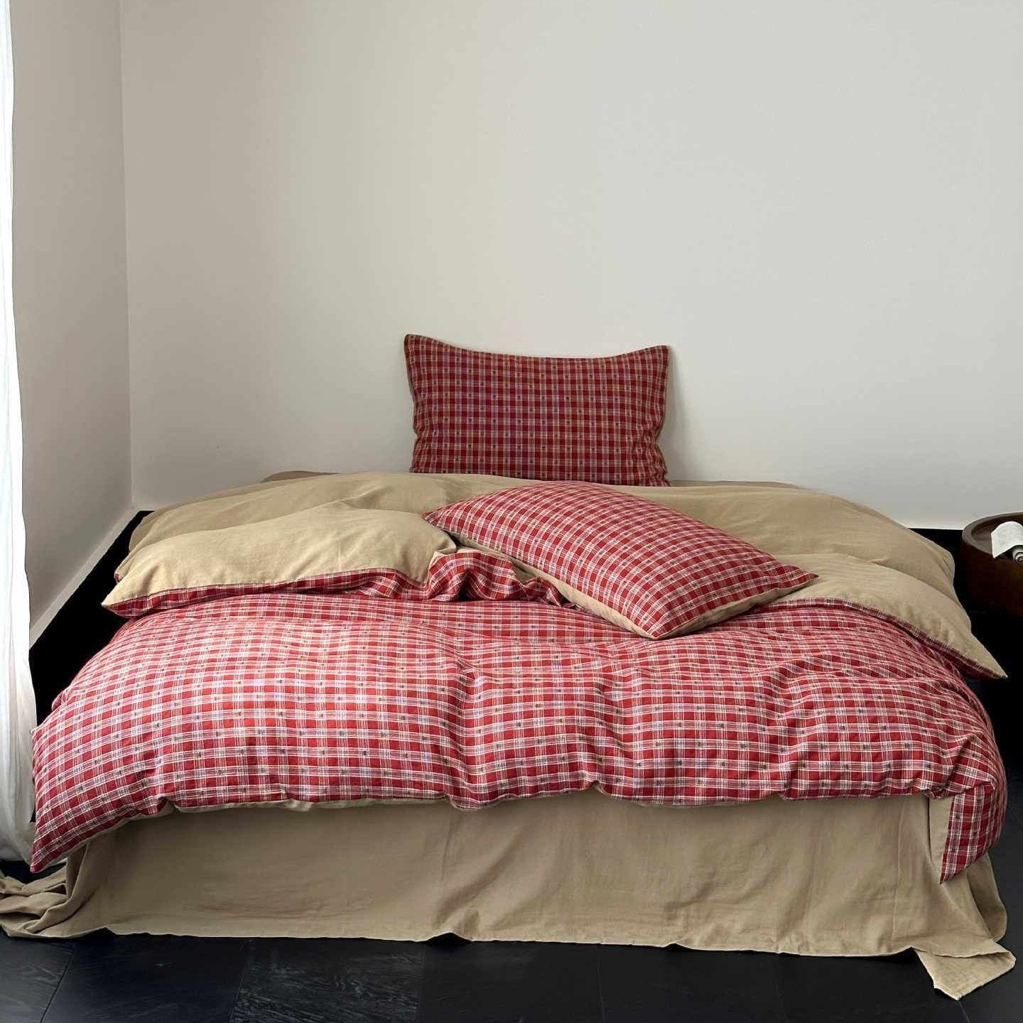 Vintage Red Checkered Bedding Set
