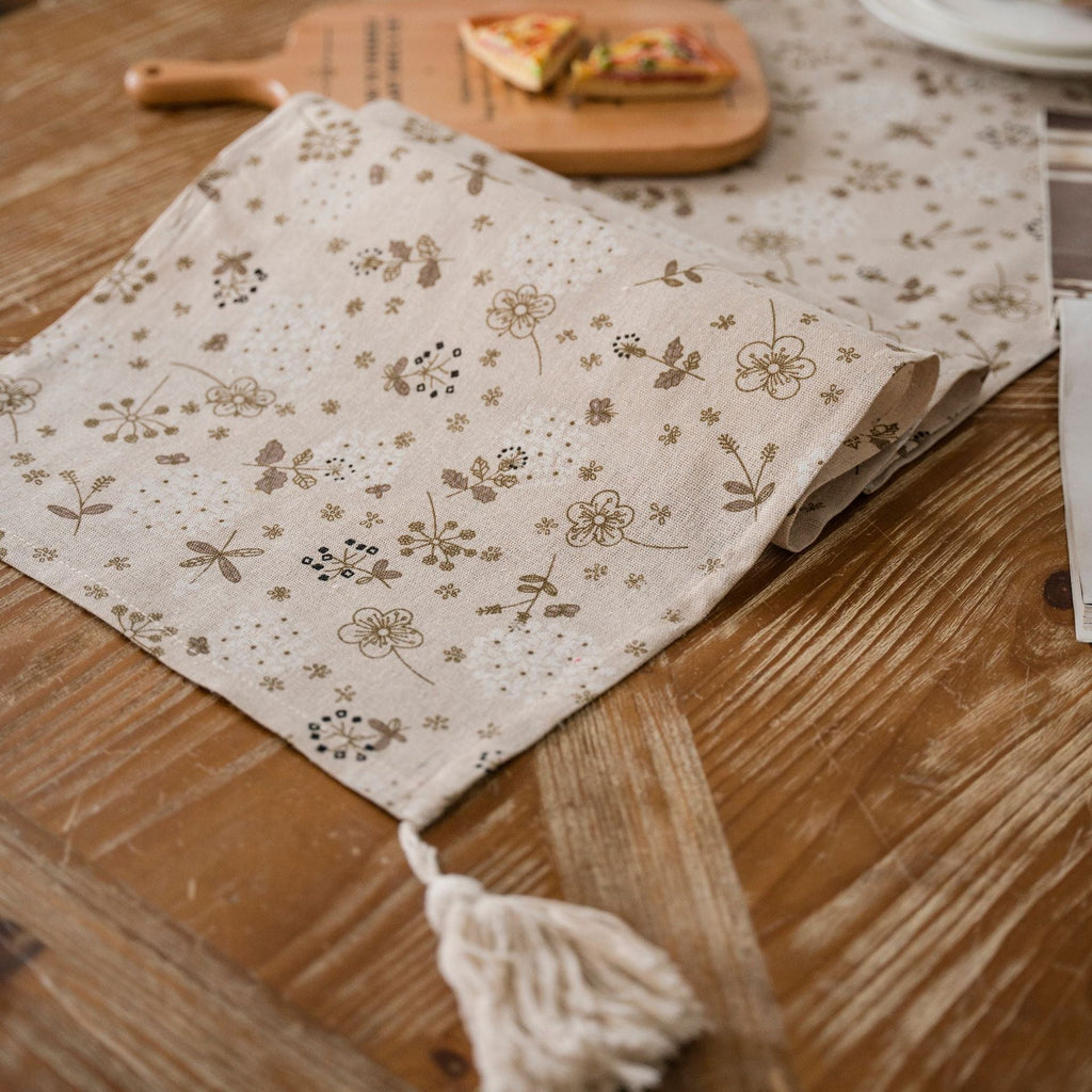 Delicate Floral Sketch Tassel Runner