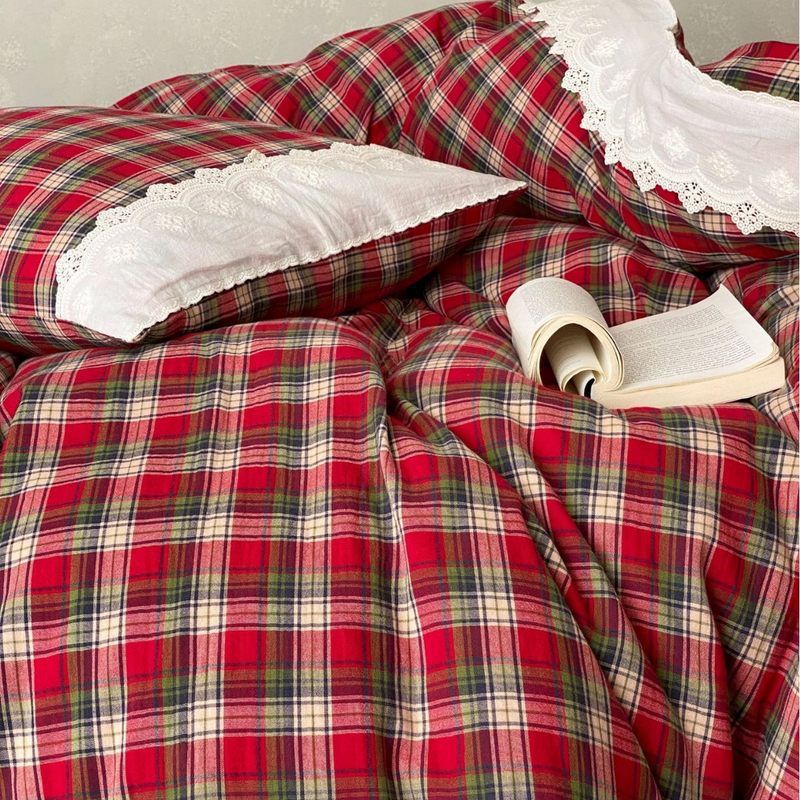 Vintage Red Checkered Bedding Set