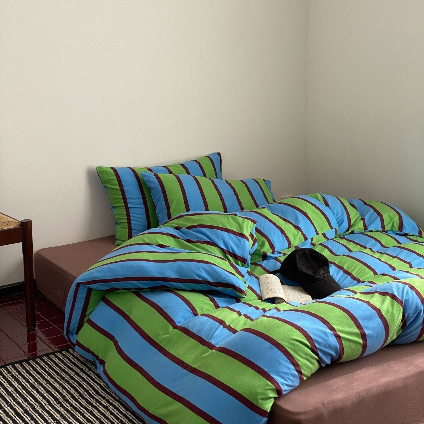 Lively Shades Cotton Bedding Set