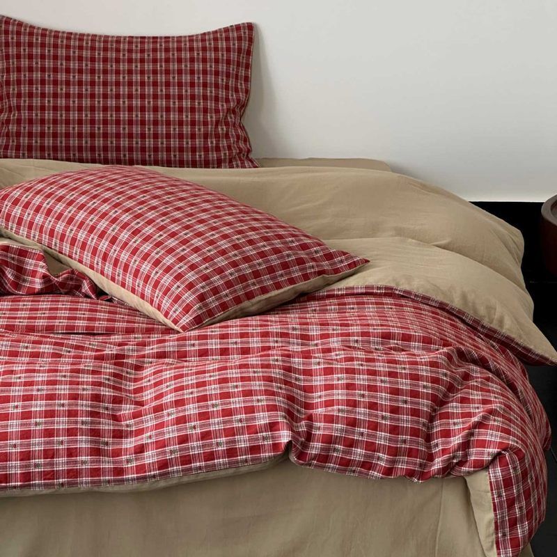 Vintage Red Checkered Bedding Set