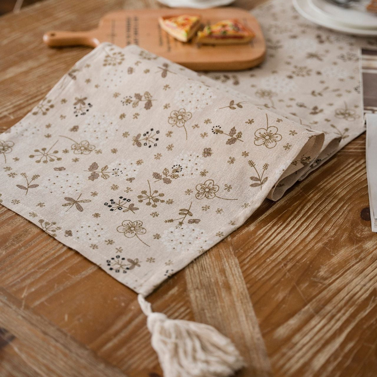 Delicate Floral Sketch Tassel Runner
