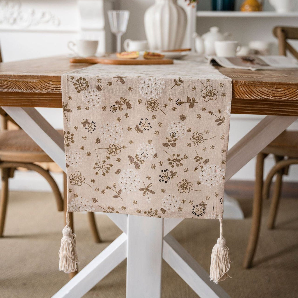 Delicate Floral Sketch Tassel Runner