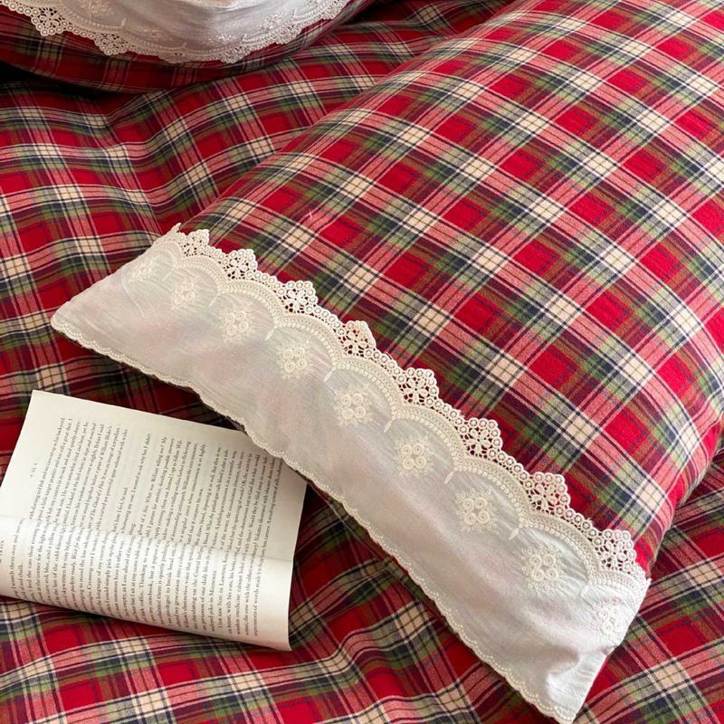 Vintage Red Checkered Bedding Set