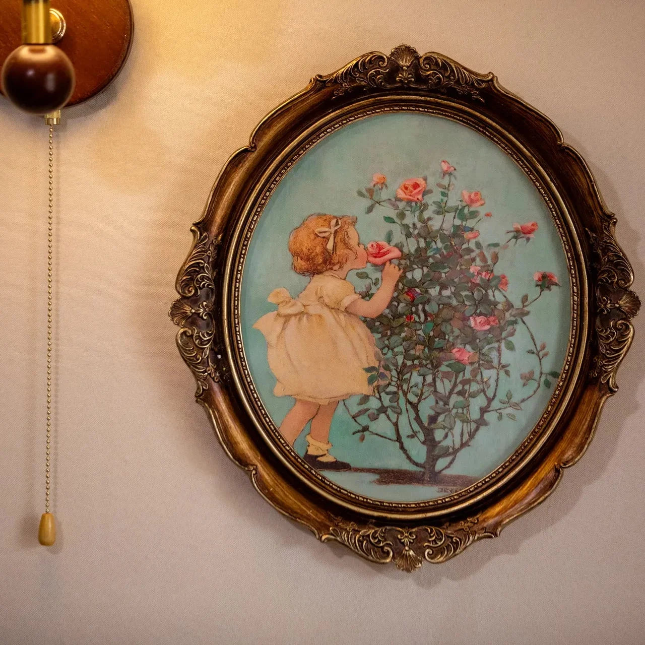Victoria Hanging Photo Frame