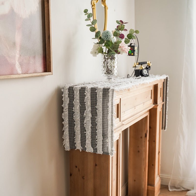 American Countryside Table Runner