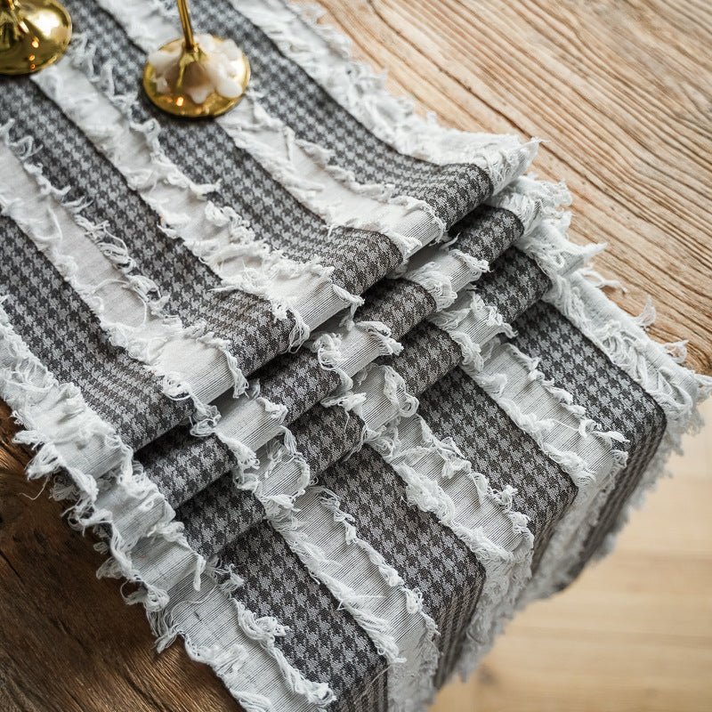 American Countryside Table Runner