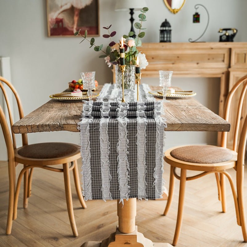 American Countryside Table Runner