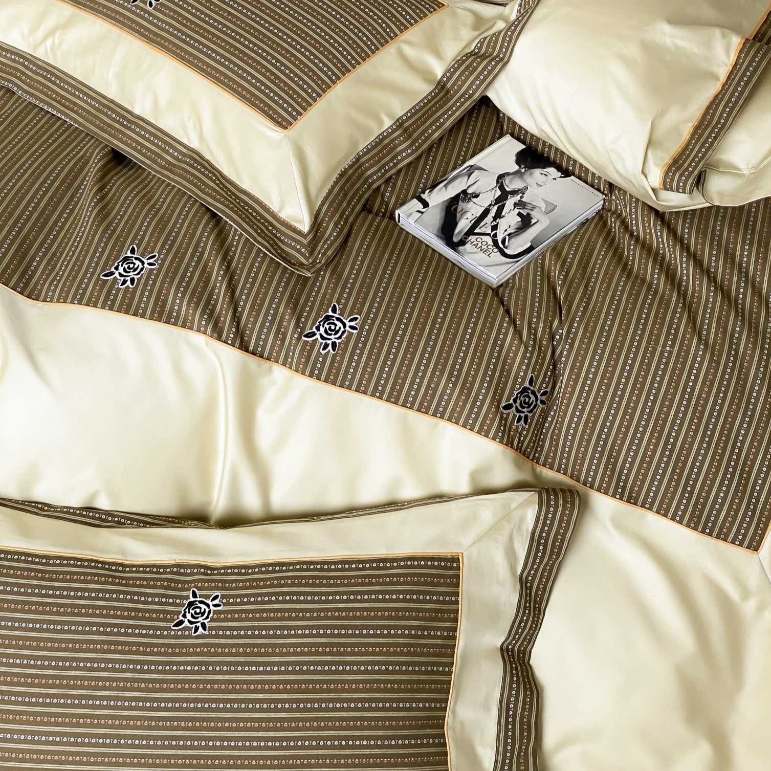 Melody of Roses Bedding Set