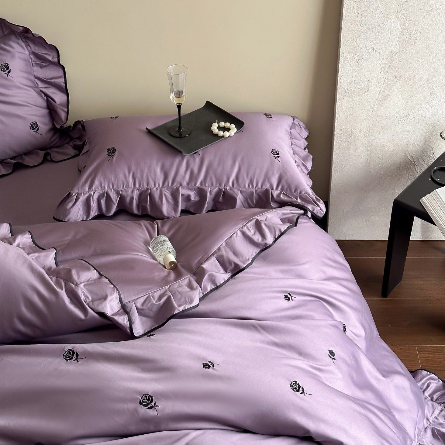 Black Rose Ruffle Bedding Set