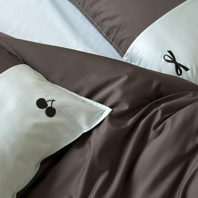 Cherry-Ribbon Print Bedding Set