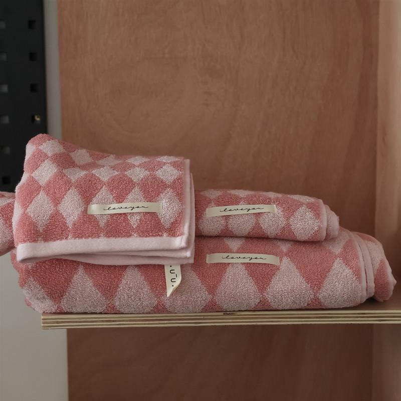 Queen of Diamonds Towel - FINAL SALE