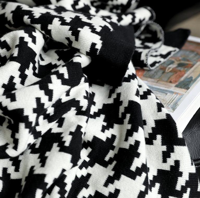 Classic Houndstooth Soft Blanket