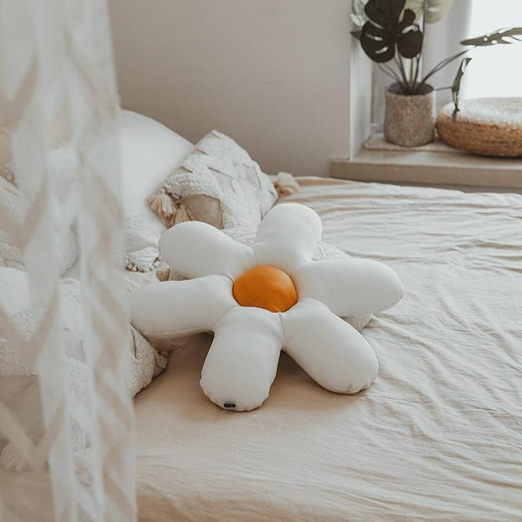 Daisy Flower Whopee Cushion